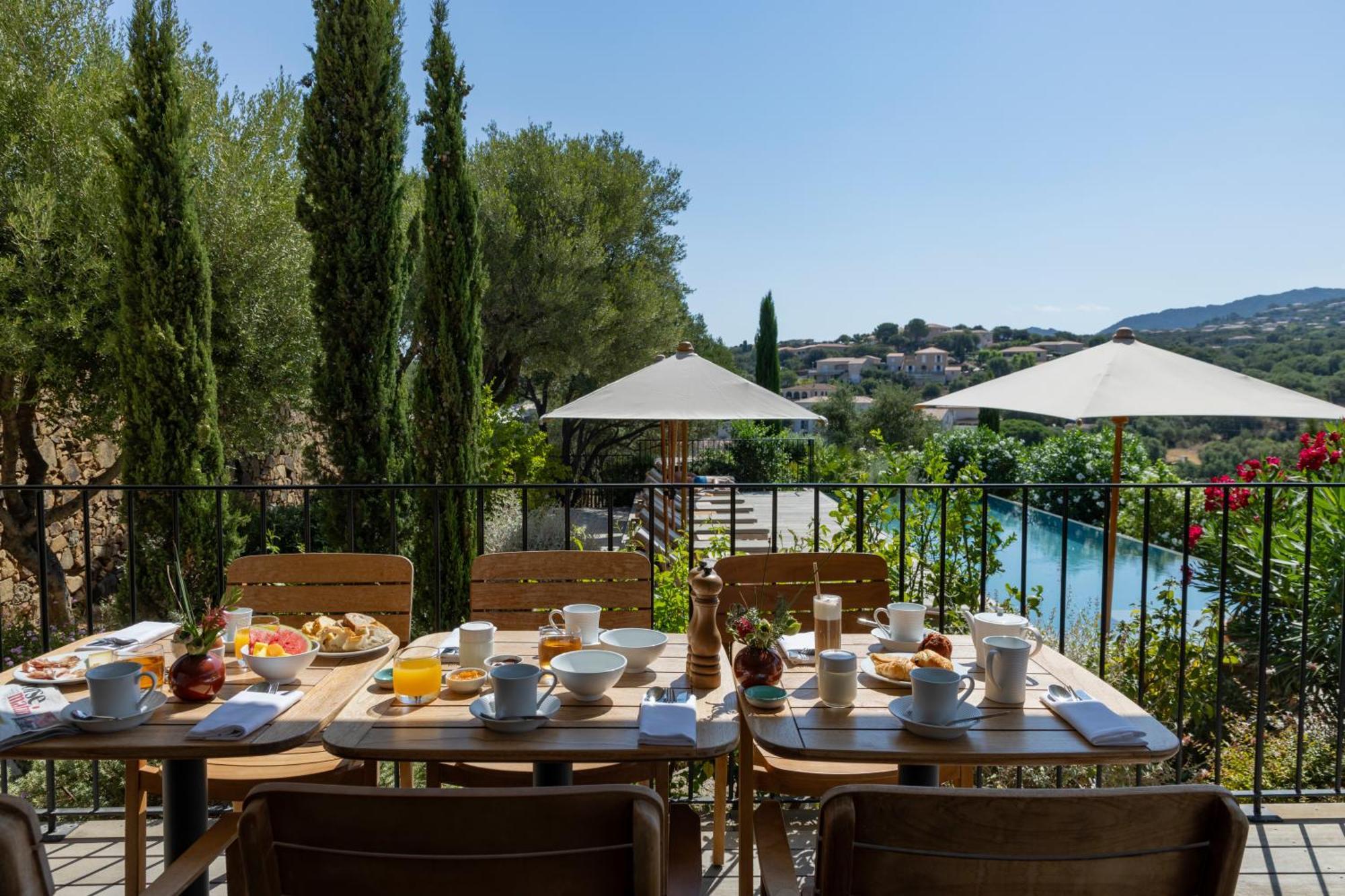 LʼÎle-Rousse Hotel Restaurant Villa Josephine מראה חיצוני תמונה