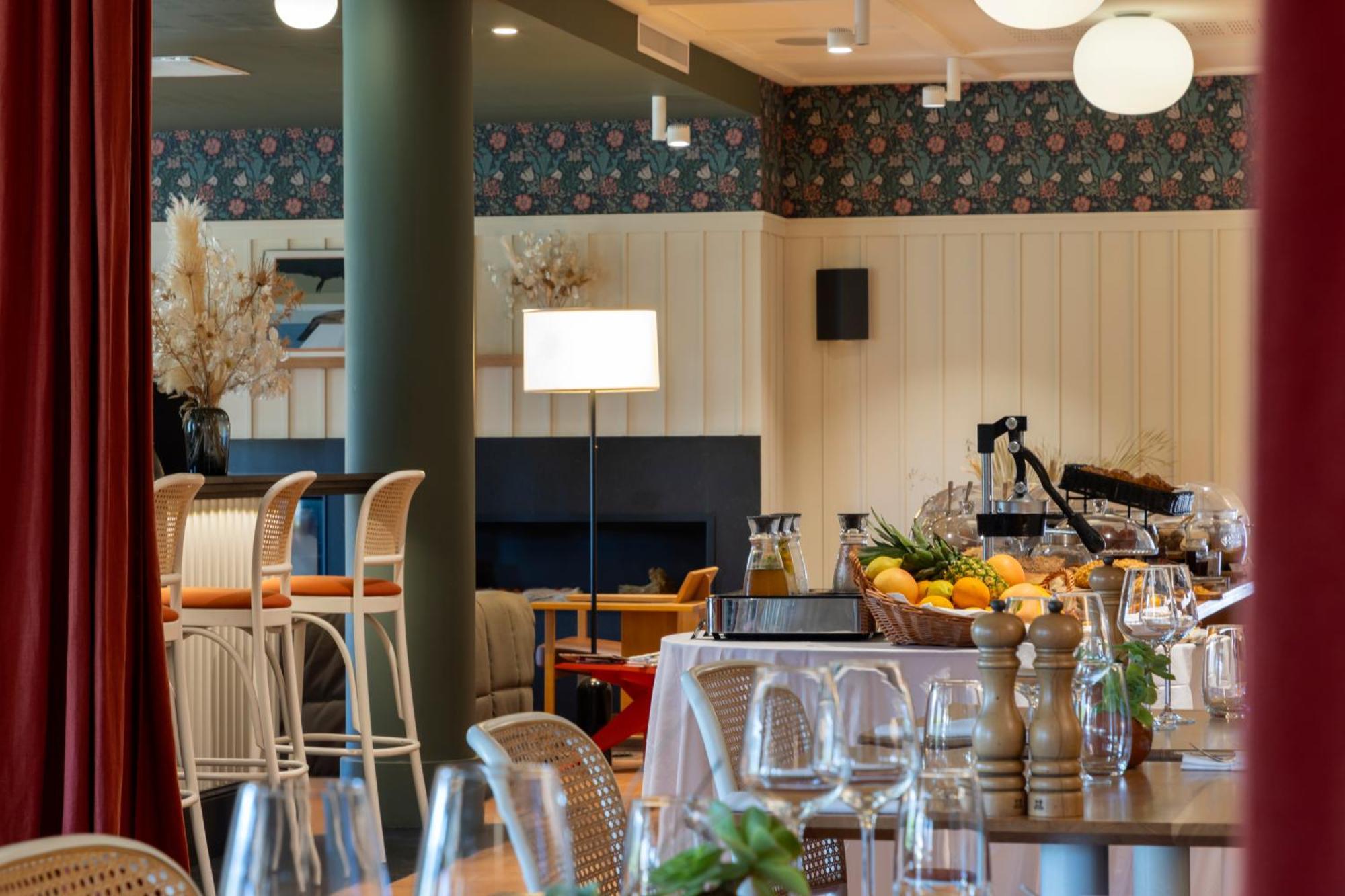 LʼÎle-Rousse Hotel Restaurant Villa Josephine מראה חיצוני תמונה